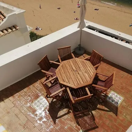 Breathtaking Beachfront House Prázdninový dům