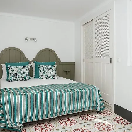 Breathtaking Beachfront House *