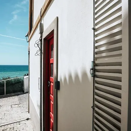 Nyaraló Breathtaking Beachfront House Albufeira