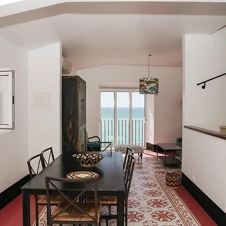 Nyaraló Breathtaking Beachfront House Albufeira