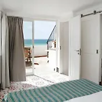 別荘 Breathtaking Beachfront House *