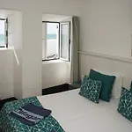 Breathtaking Beachfront House アルブフェイラ