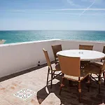 別荘 Breathtaking Beachfront House *